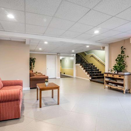 Tiltonlodge Inn & Suites Экстерьер фото