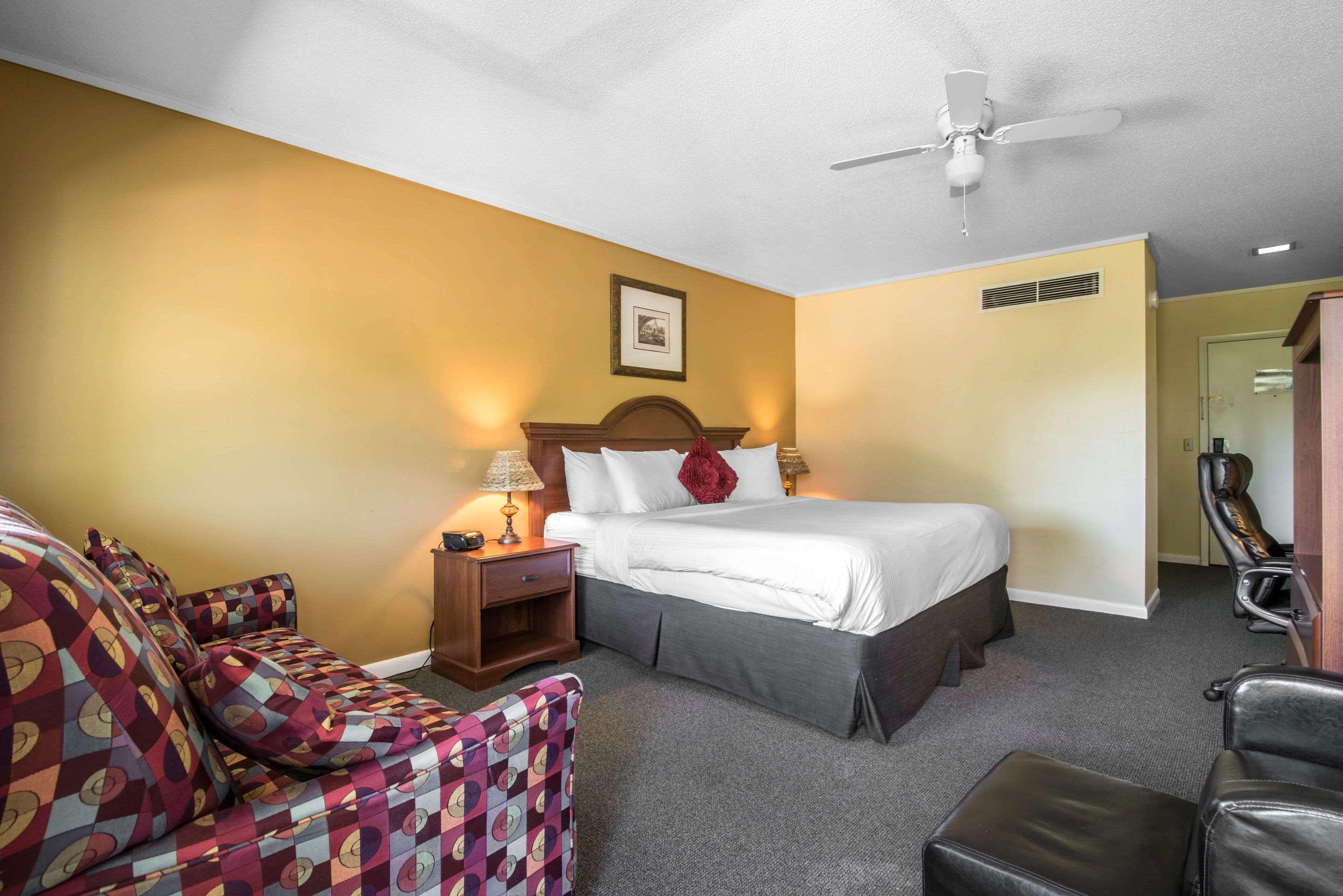 Tiltonlodge Inn & Suites Экстерьер фото