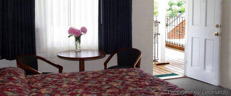 Tiltonlodge Inn & Suites Экстерьер фото