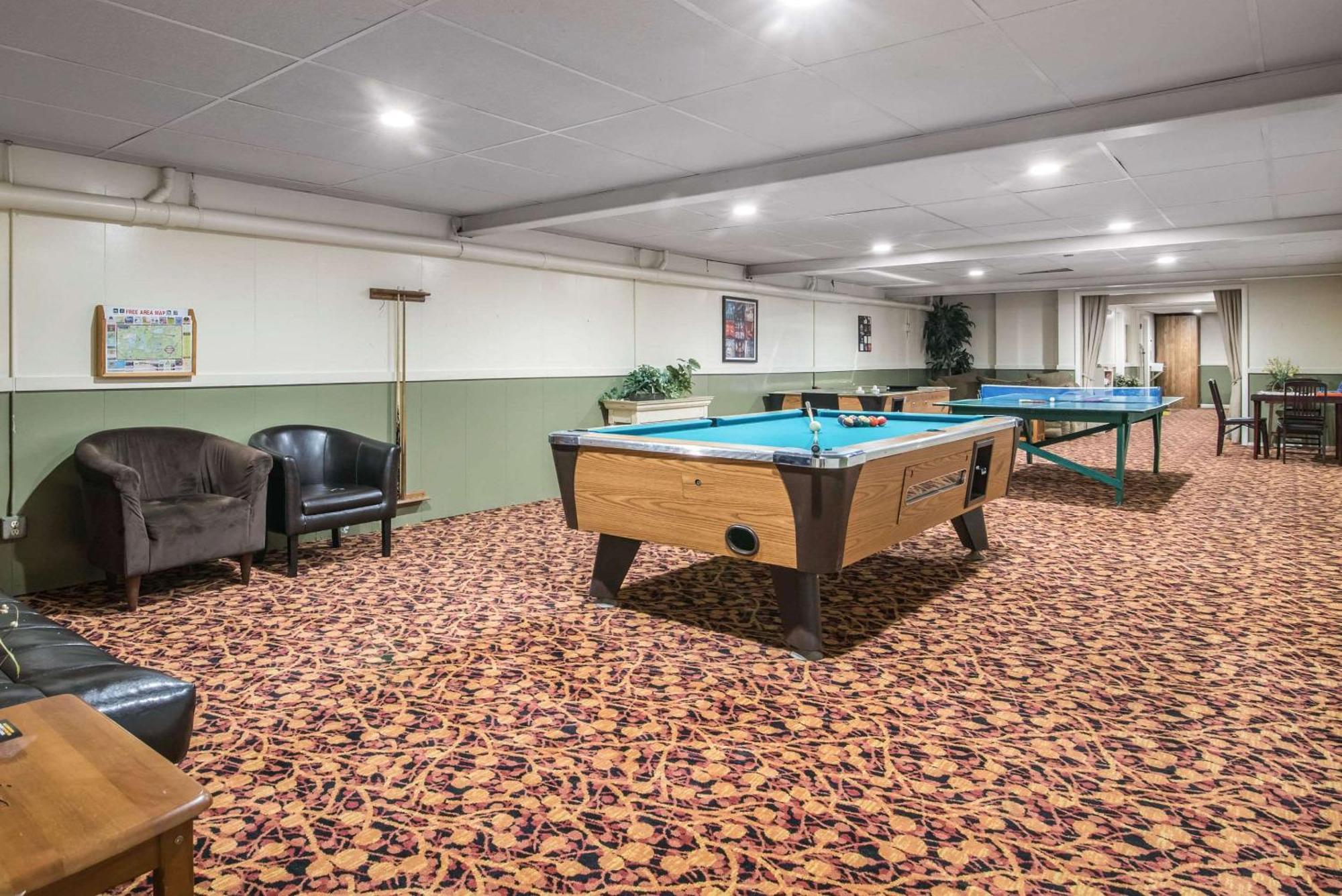 Tiltonlodge Inn & Suites Экстерьер фото