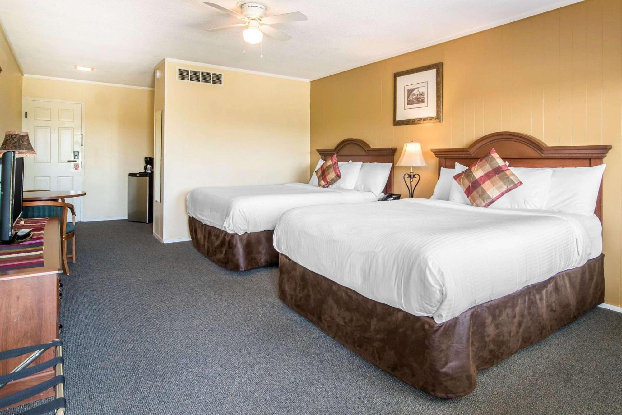 Tiltonlodge Inn & Suites Экстерьер фото