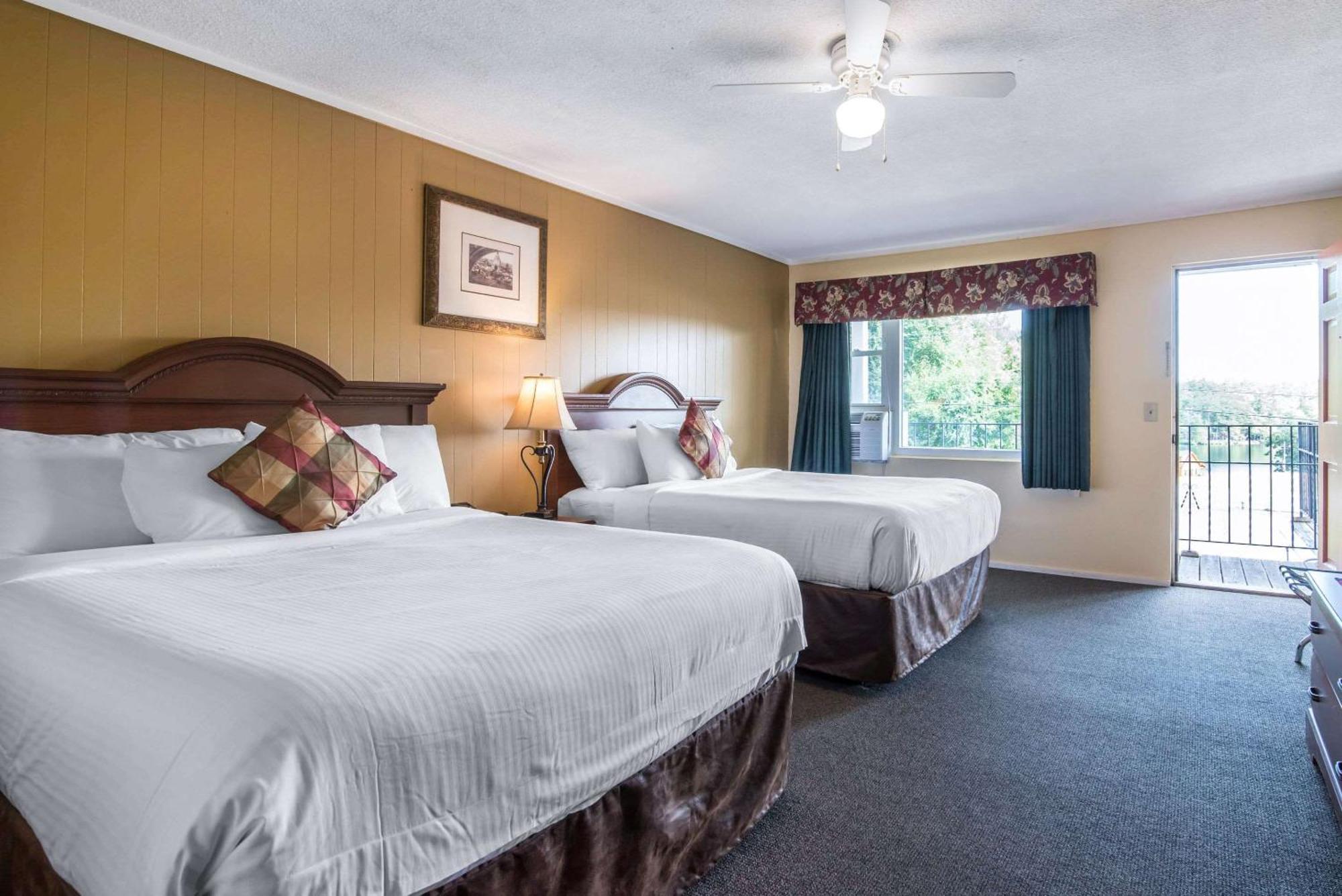 Tiltonlodge Inn & Suites Экстерьер фото
