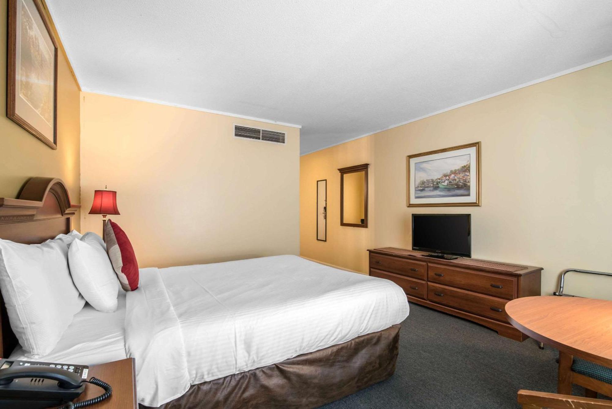 Tiltonlodge Inn & Suites Экстерьер фото