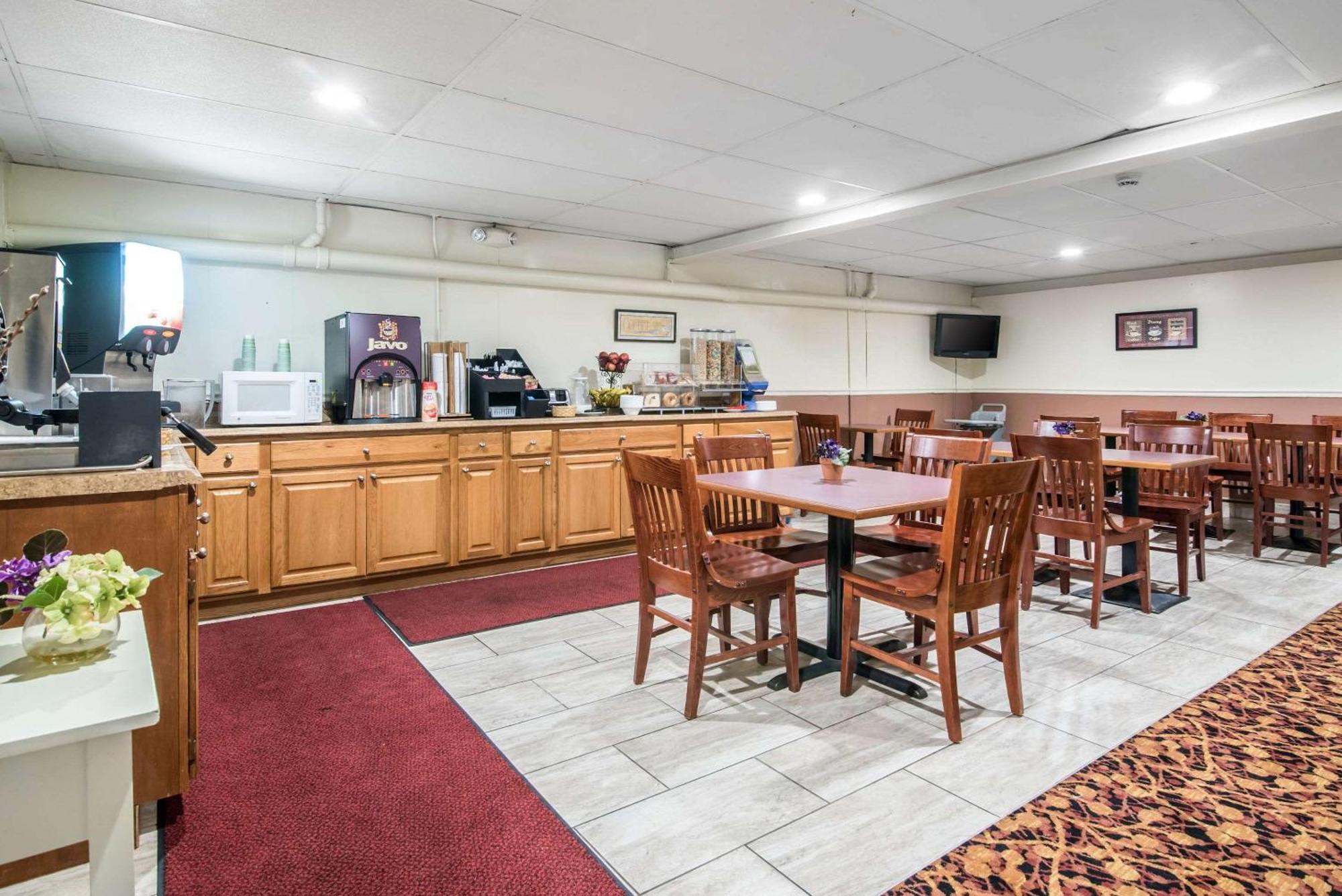 Tiltonlodge Inn & Suites Экстерьер фото