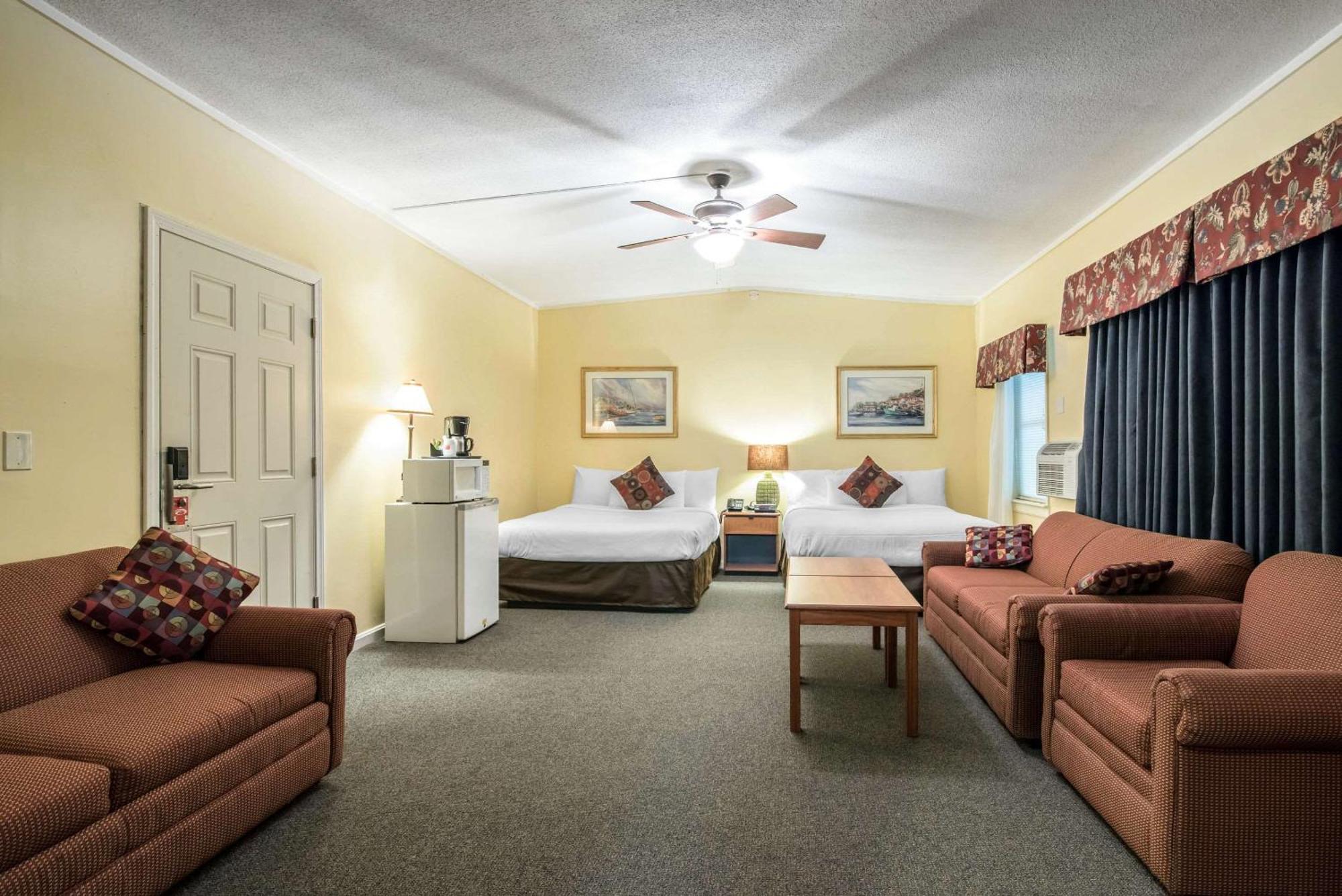 Tiltonlodge Inn & Suites Экстерьер фото