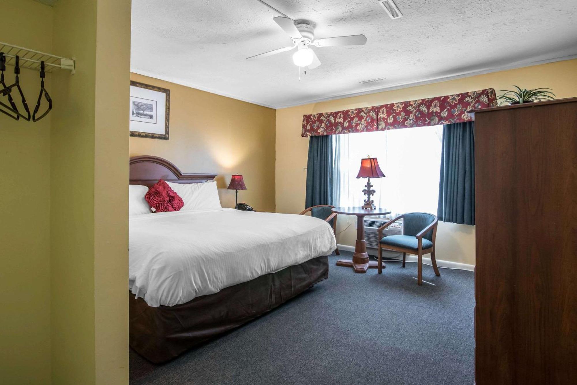 Tiltonlodge Inn & Suites Экстерьер фото